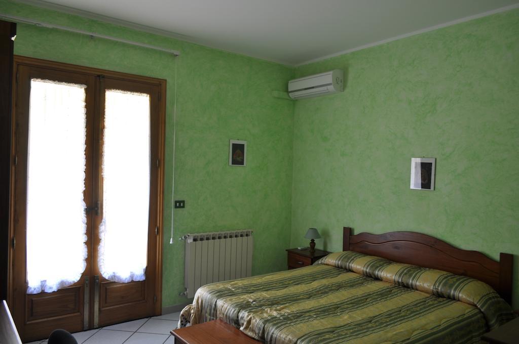 B&B Villa Dagala サンタ・ヴェネリーナ 部屋 写真