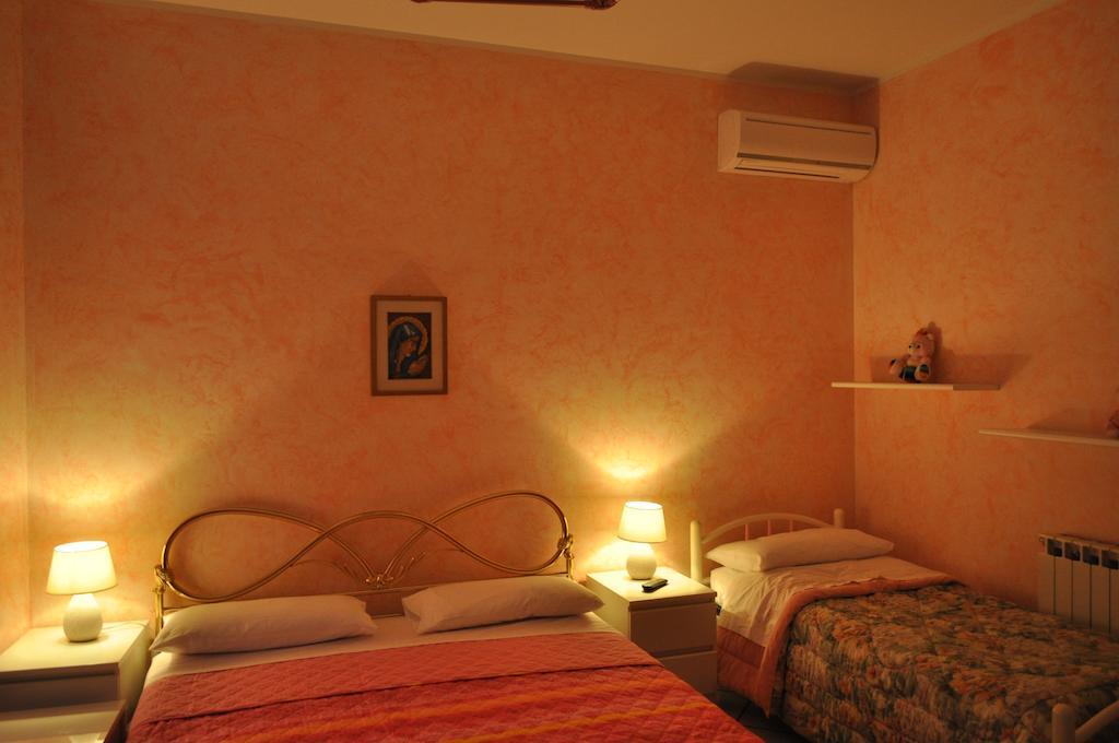 B&B Villa Dagala サンタ・ヴェネリーナ 部屋 写真